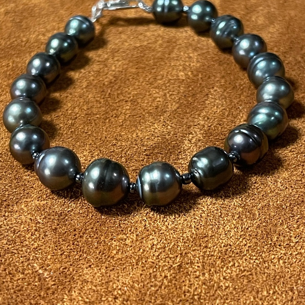 Tahitian Elegant Black Pearl Bracelet